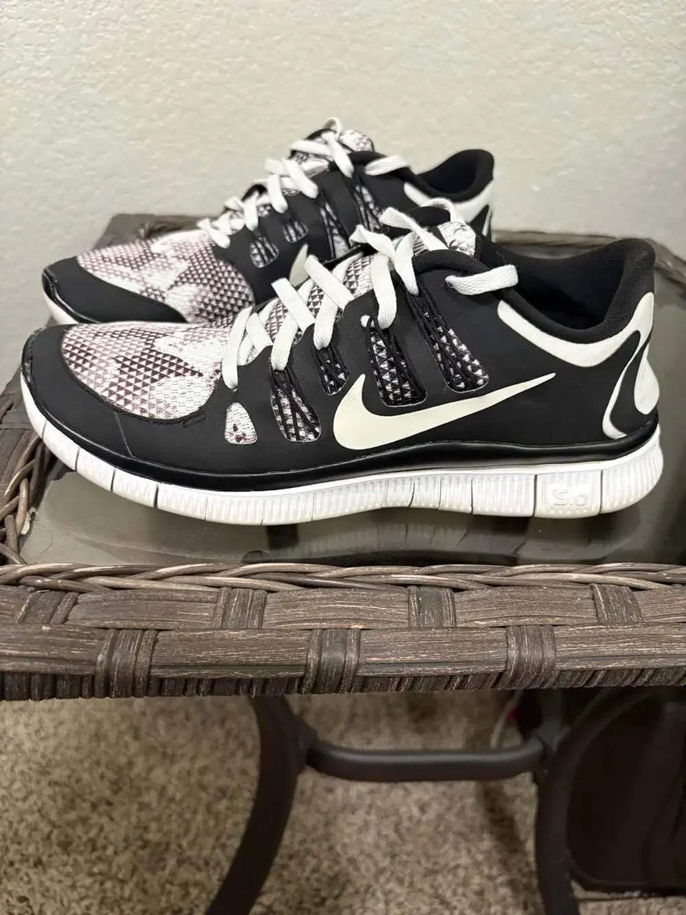 Nike  Free 5.0 Running Womens Shoes Black and White Geometric Pattern